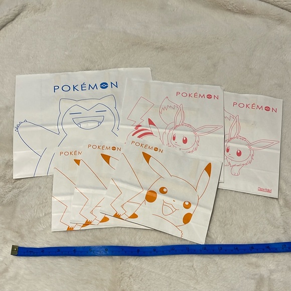 Pokémon paper gift bags - Picture 1 of 3